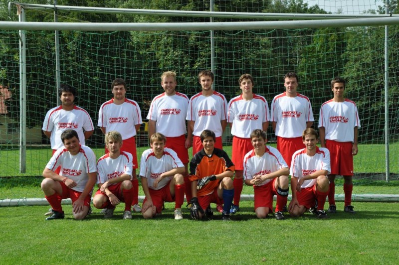 tl_files/fahrschule_lange/img/gallery/Sponsoring 2010 & Freundschaftsspiel ELJ-Neusitz vs ELJ-Gebsattel/Sponsoring2010 ELJ-Neusitz.JPG